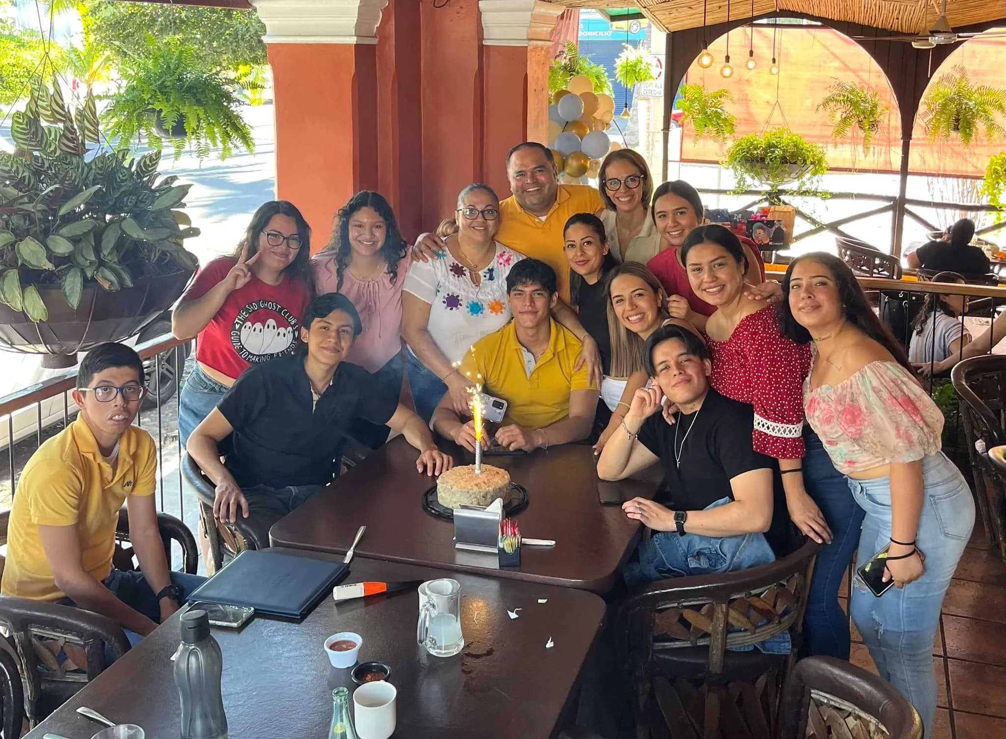 Clientes que han apoyado a Café Canela y Tinto