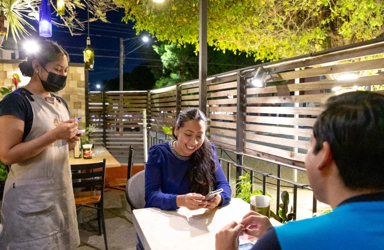 Clientes que han apoyado a Café Canela y Tinto